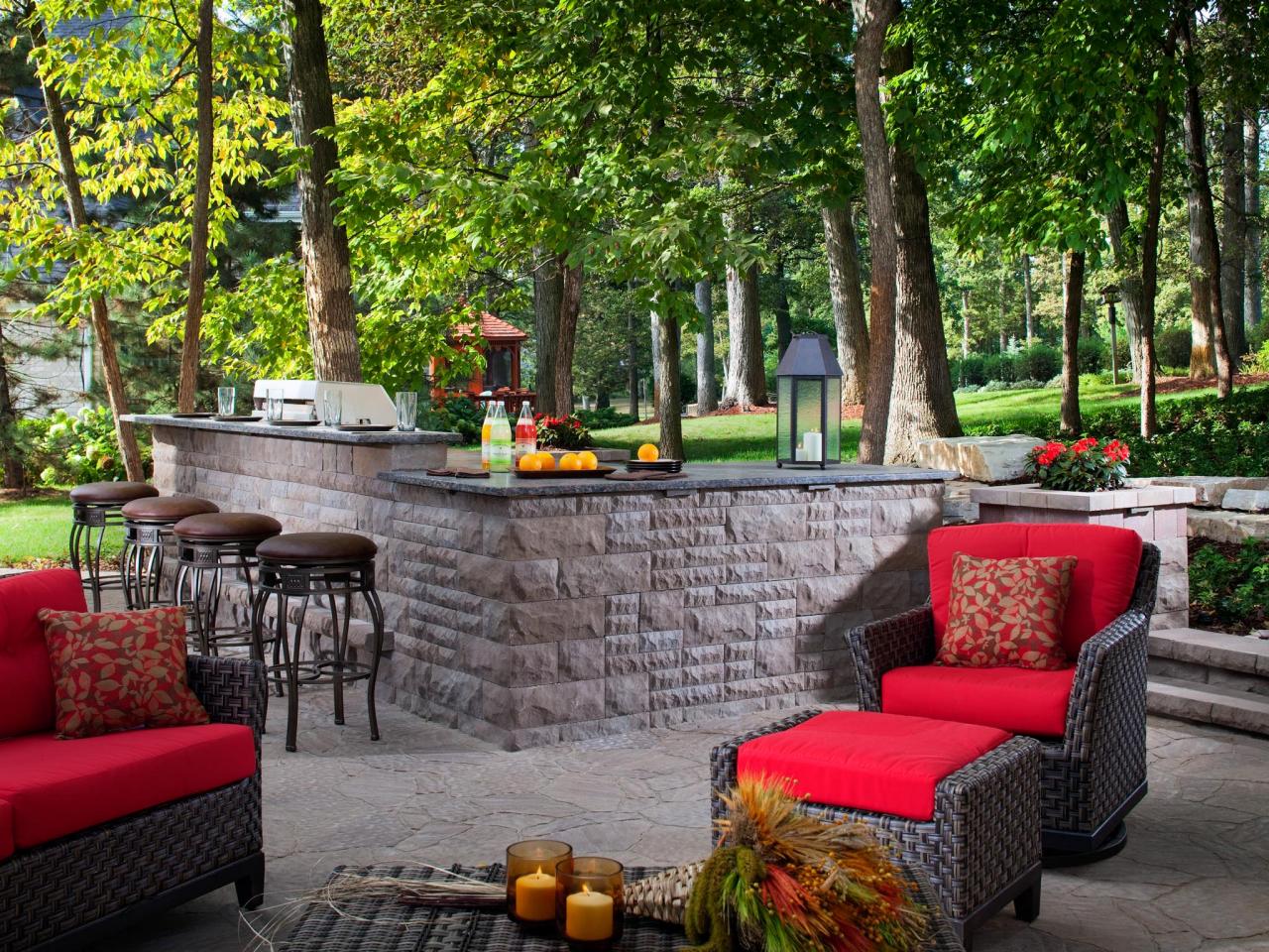 Outdoor bar and top grill